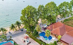 Rimlay Beachfront Pool Villa